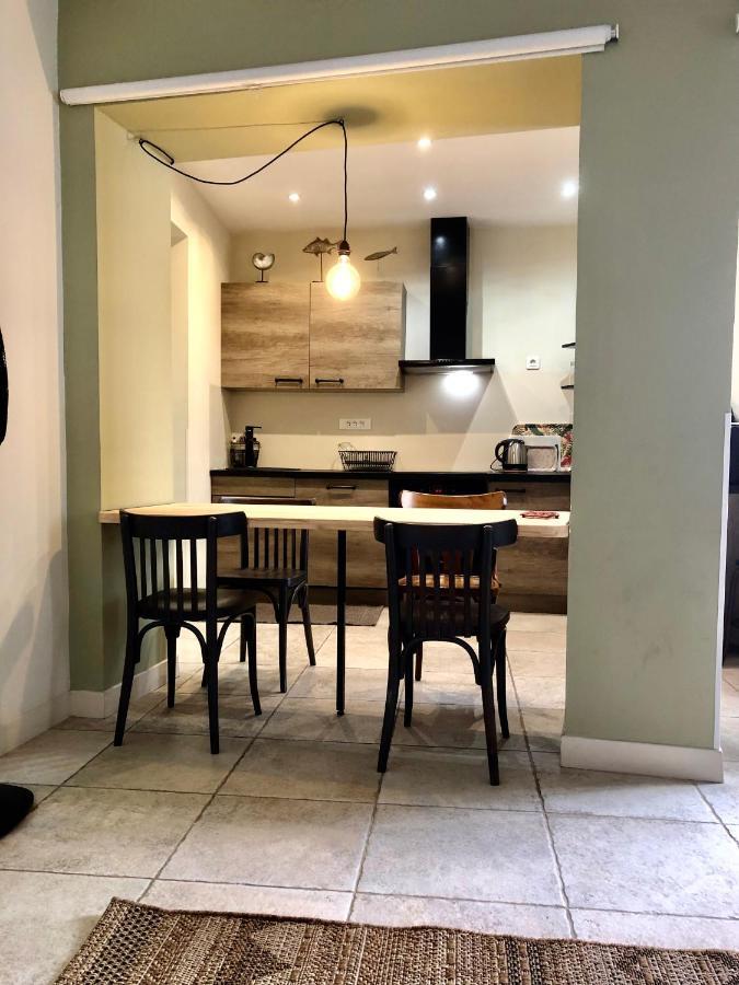 Sous Le Clocher Marseille Exterior photo