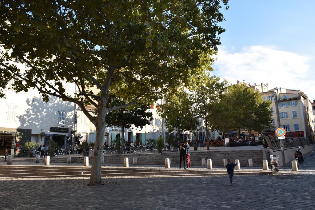 Sous Le Clocher Marseille Exterior photo