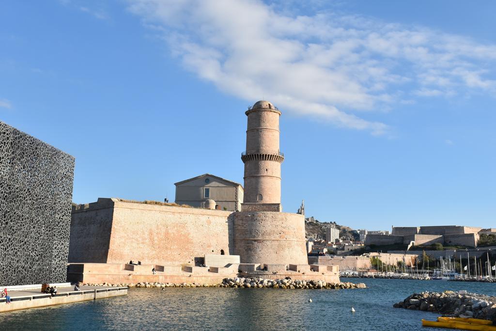 Sous Le Clocher Marseille Exterior photo