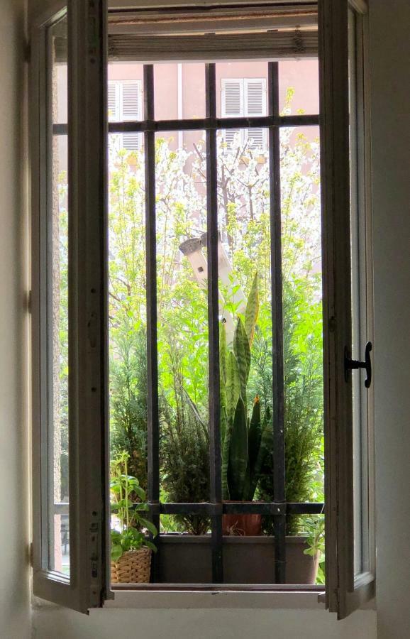 Sous Le Clocher Marseille Exterior photo