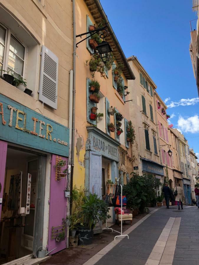 Sous Le Clocher Marseille Exterior photo