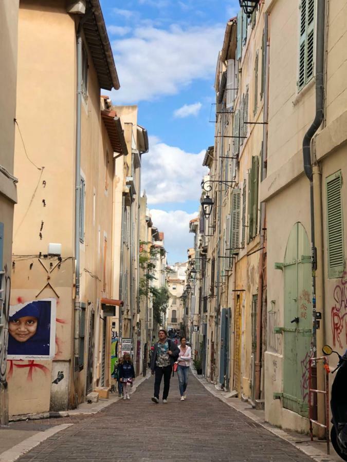 Sous Le Clocher Marseille Exterior photo
